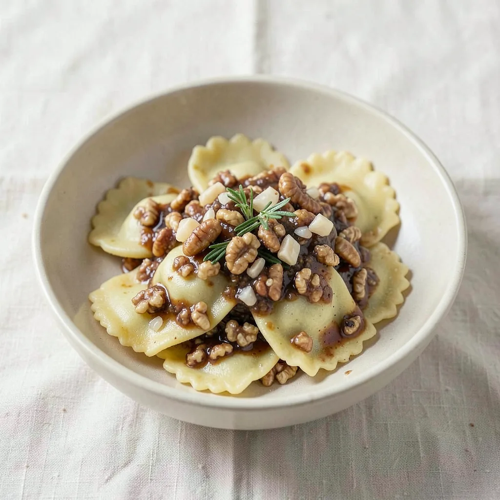 Walnut sauce, served on pasta